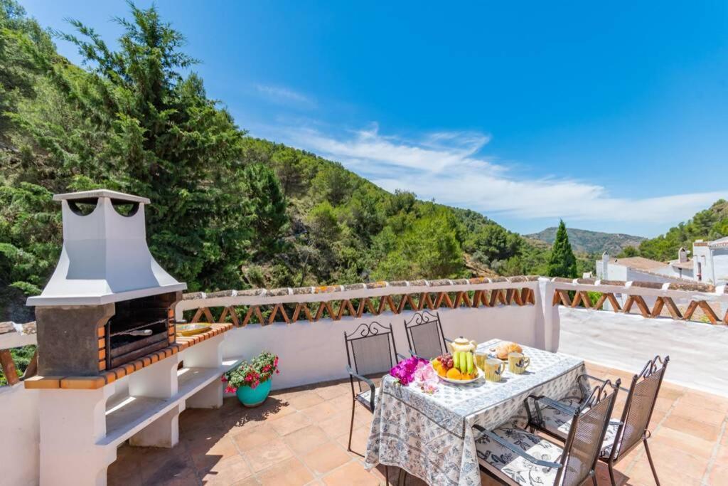 Casa Rosa, Con Encanto Y Piscina Climatizada Фрихилиана Экстерьер фото